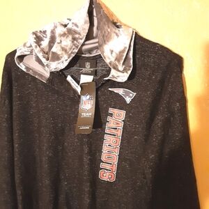 PATRIOTS NFL JUNIORS COLLECTIONHOODIE SIZE SMALL BRAND NEW